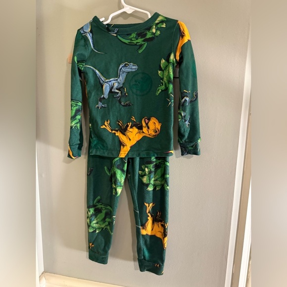 Jurassic World Ninja Green and Yellow Pajama Set with Dinosaur Theme - Picture 1 of 4